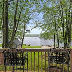 Lakefront Retreat