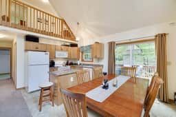 Cheerful Chalet - Image 4