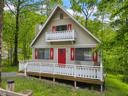 Serhii Chalet Pocono - Image 3