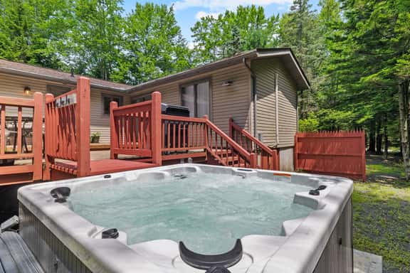 Deerpath Lodge - Image 1