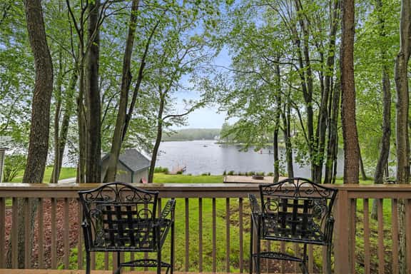 Lakefront Retreat - Image 1