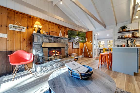 Lake Hideaway - Image 2