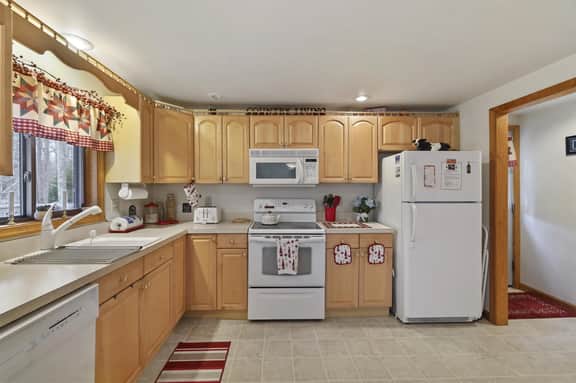 Moores Lake House - Image 3