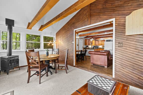Lakefront Retreat - Image 5
